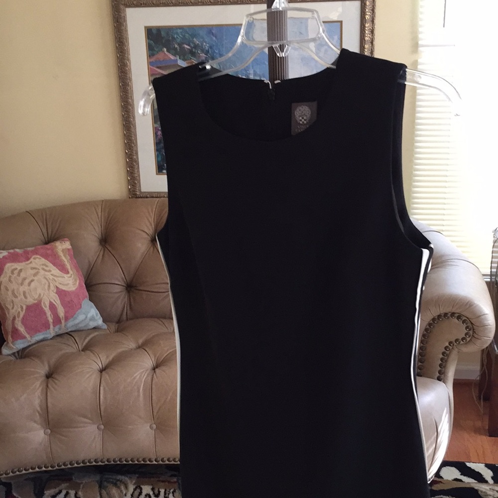 Vince Camuto b/w classic dress. EUC. Zipper.